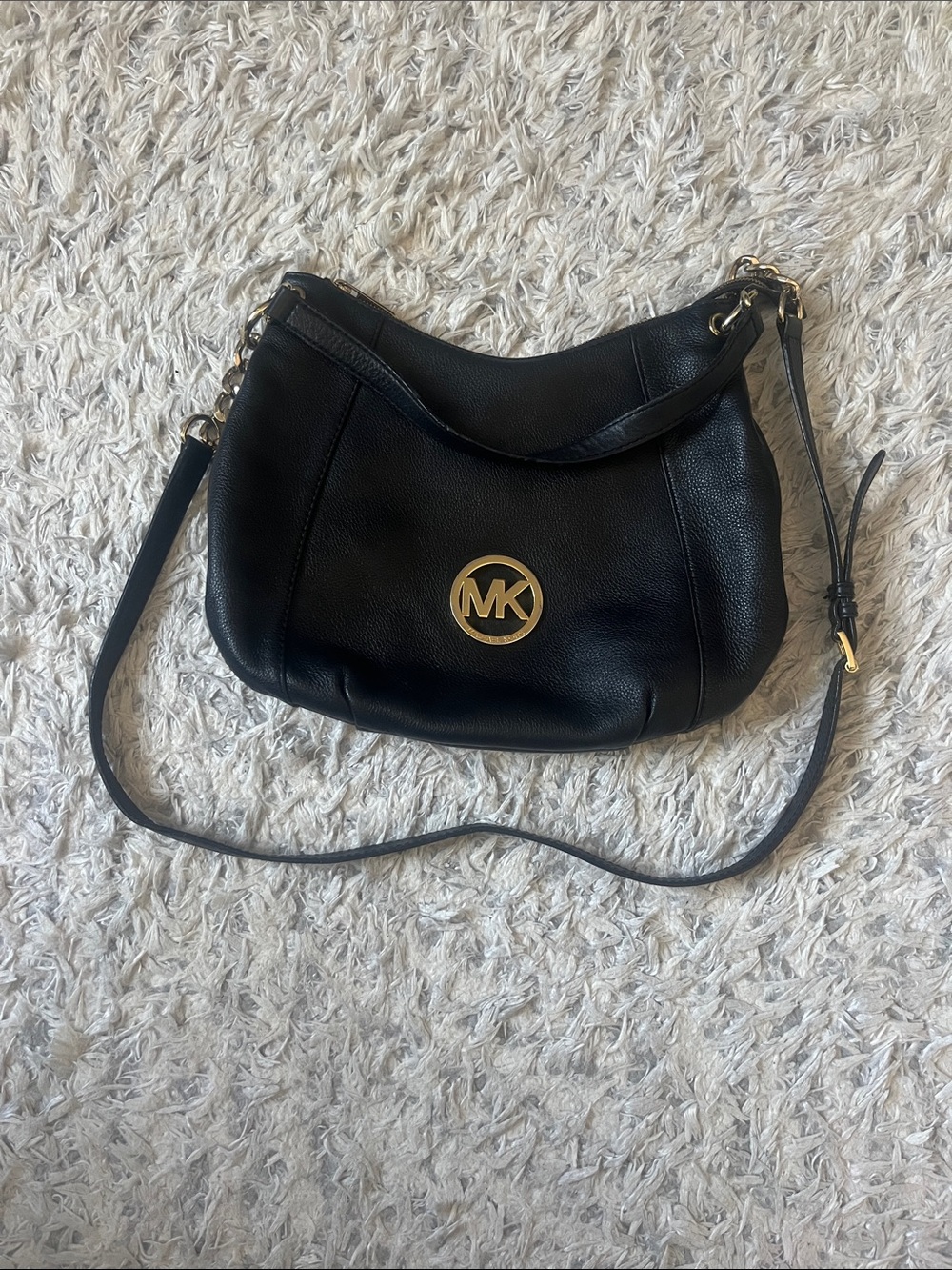 MICHAEL KORS BLACK LEATHER HOBO SHOULDER BAG WITH GOLD MK LOGO